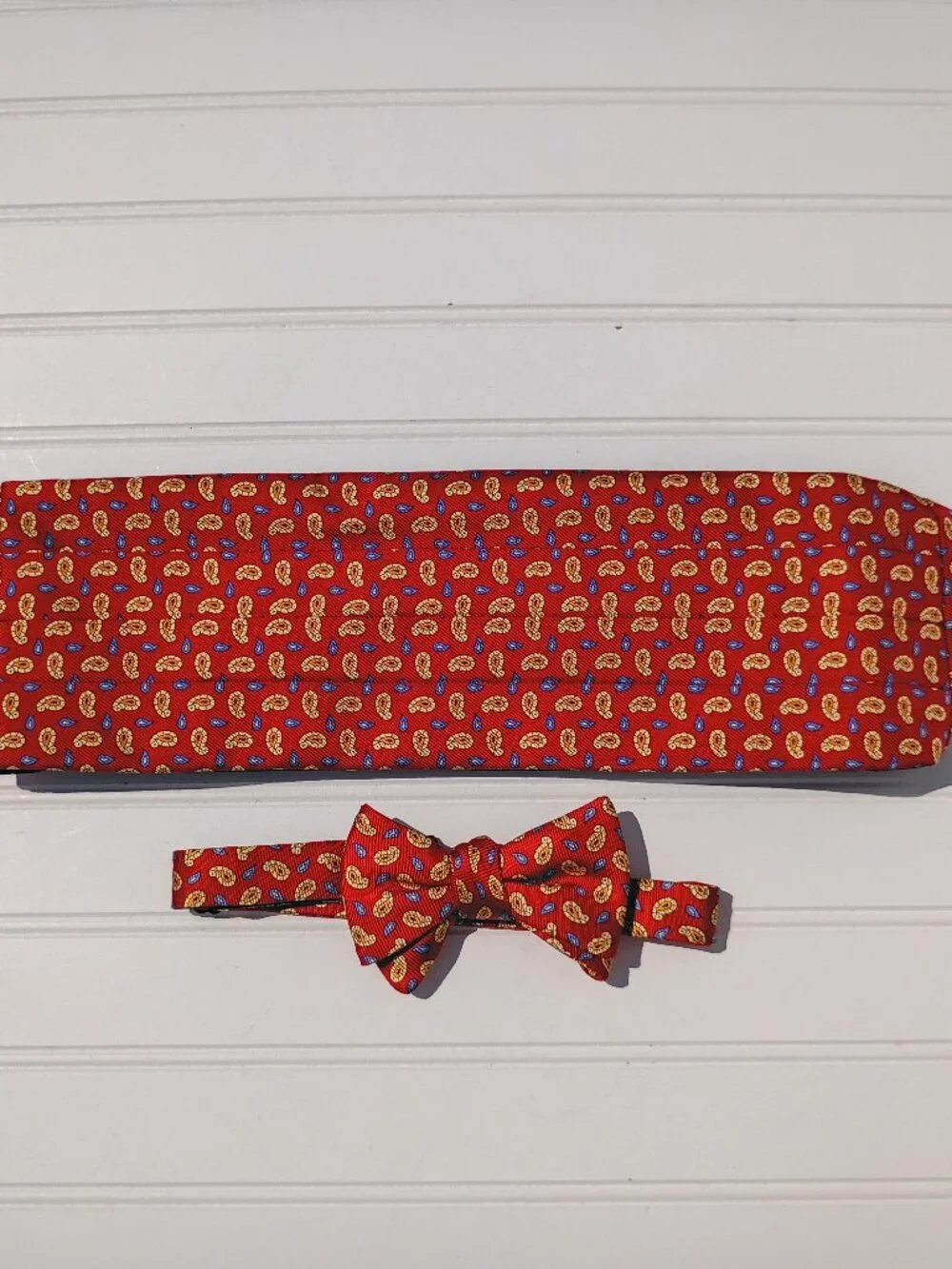 NEW R Hanauer Silk Bow Tie and Cummerbund Set Red Yellow Paisley Made in USA Vtg